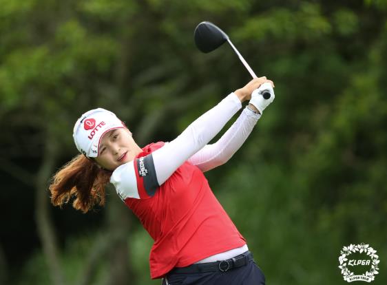 KLPGA第14屆S-OIL錦標賽 64桿、低于標準桿8桿的韓巡霸主崔慧珍（CHOI Hye Jin）幸運衛冕